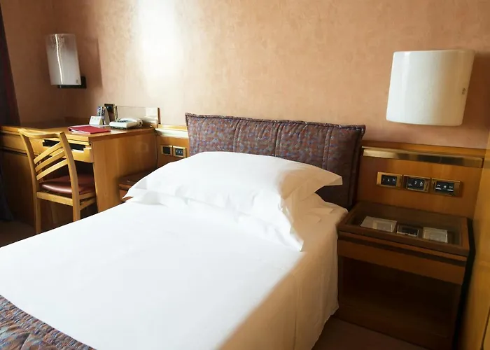 호텔 Michelangelo 4*